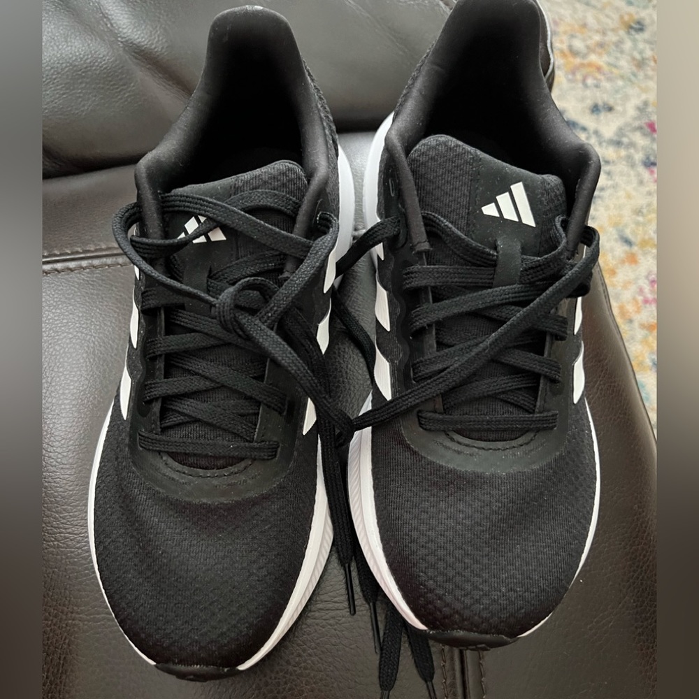Adidas Falcon